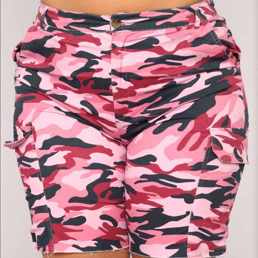 “Dina” cargo shorts